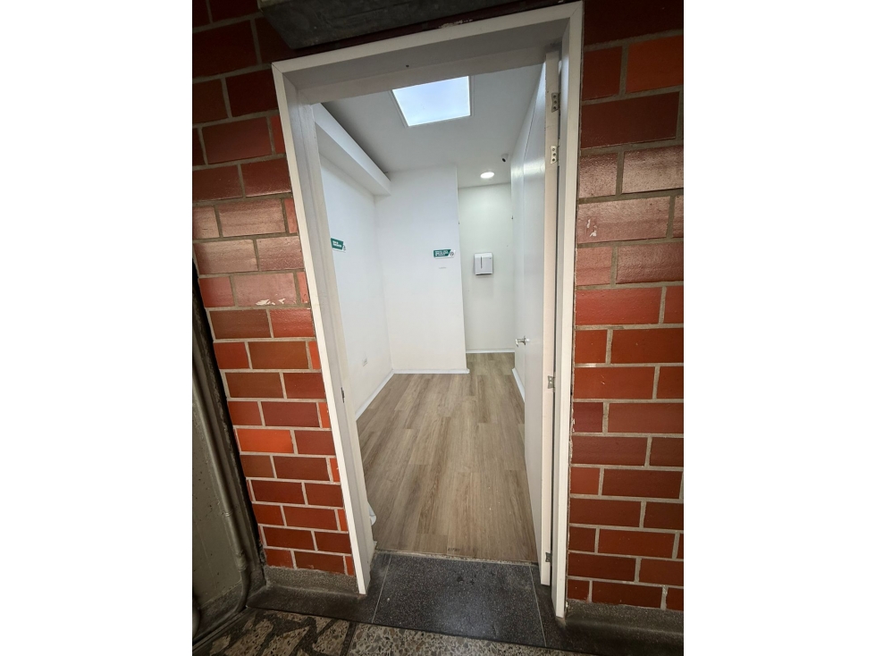 Arriendo local terminal del norte P.1 C. 10234251 — foto 4