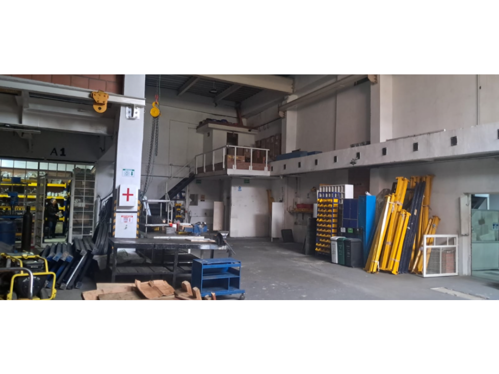 VENTA BODEGA PUENTE ARANDA 1.218 M2 12 KVA