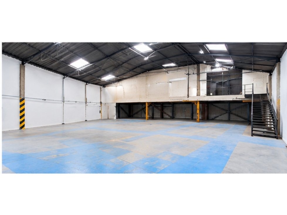 ARRIENDO BODEGA ENGATIVA 1.000 M2 19 KVA - 3