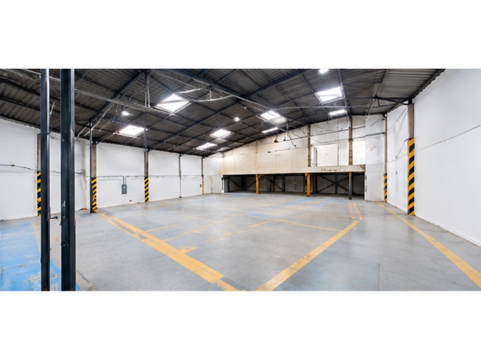 ARRIENDO BODEGA ENGATIVA 1.000 M2 19 KVA - 4