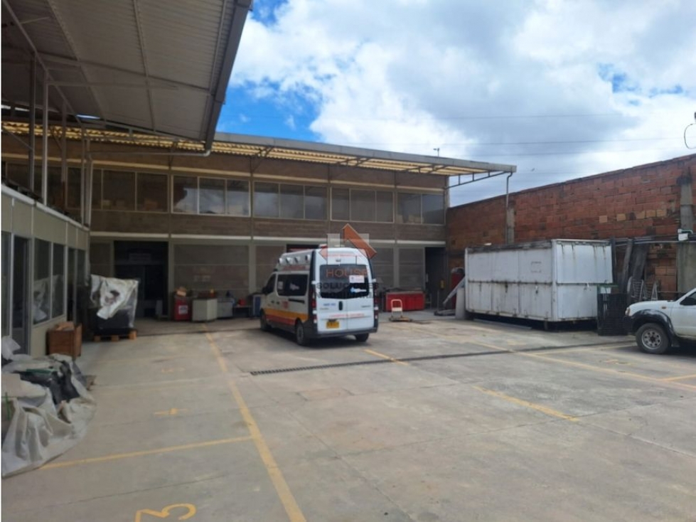 VENTA BODEGA PUENTE ARANDA 1.603 M2