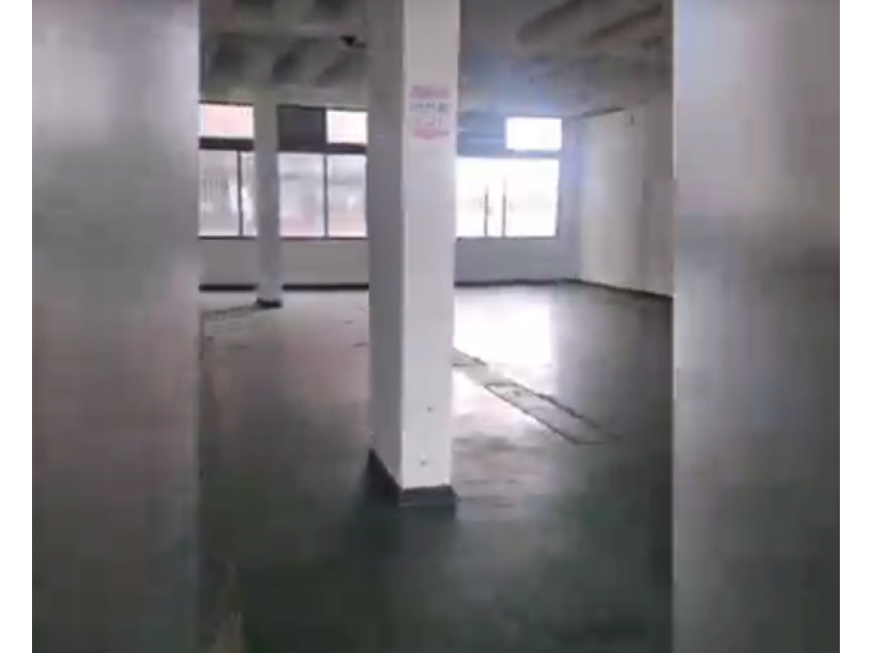 ARRIENDO BODEGA PUENTE ARANDA 700 M2 20 KVA