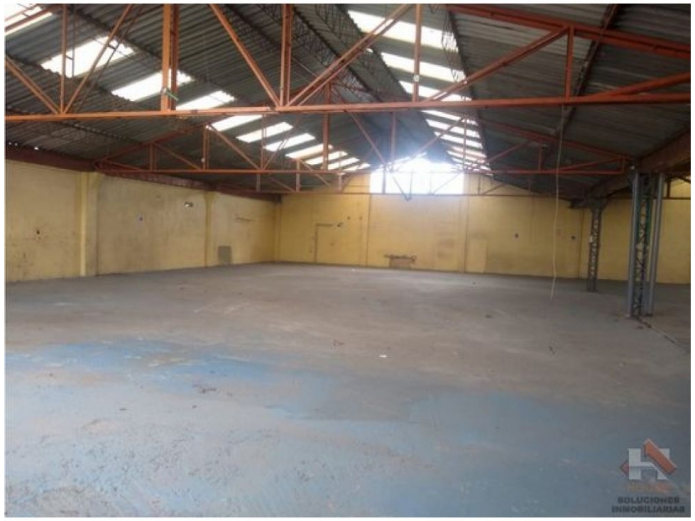 ARRIENDO BODEGA PUENTE ARANDA 4.700 M2 400 KVA