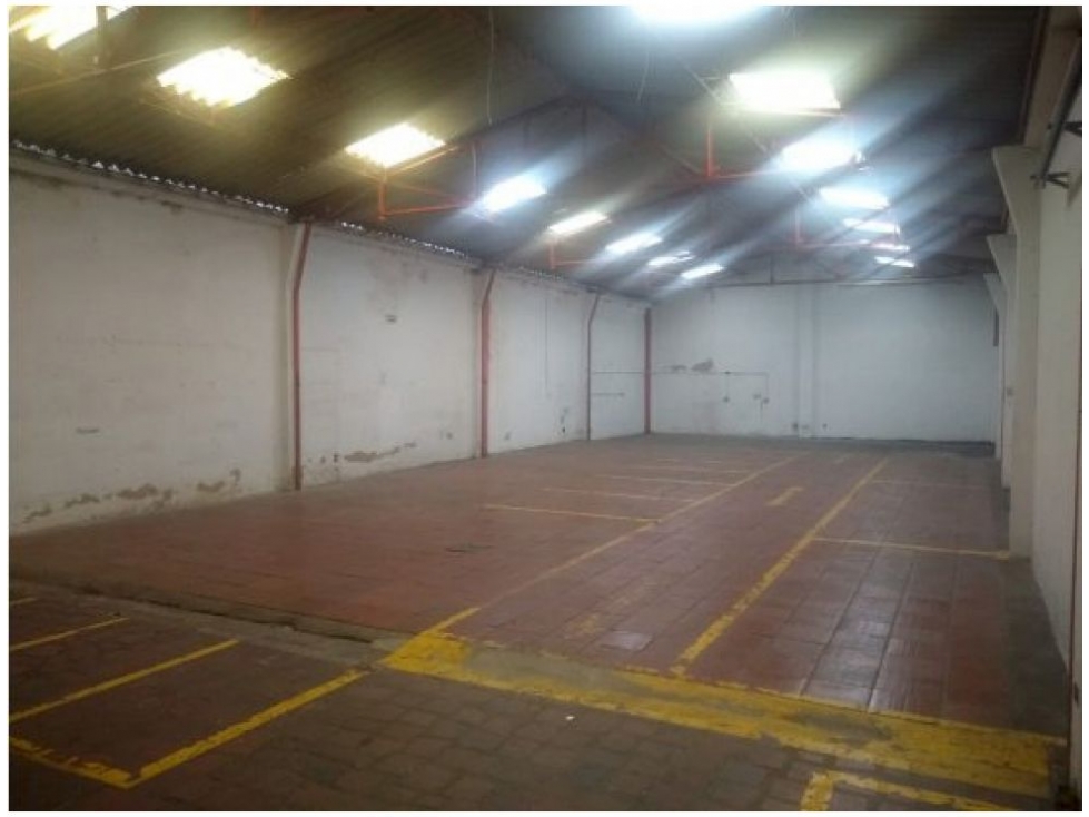 VENTA BODEGA FERIAS 563 M2