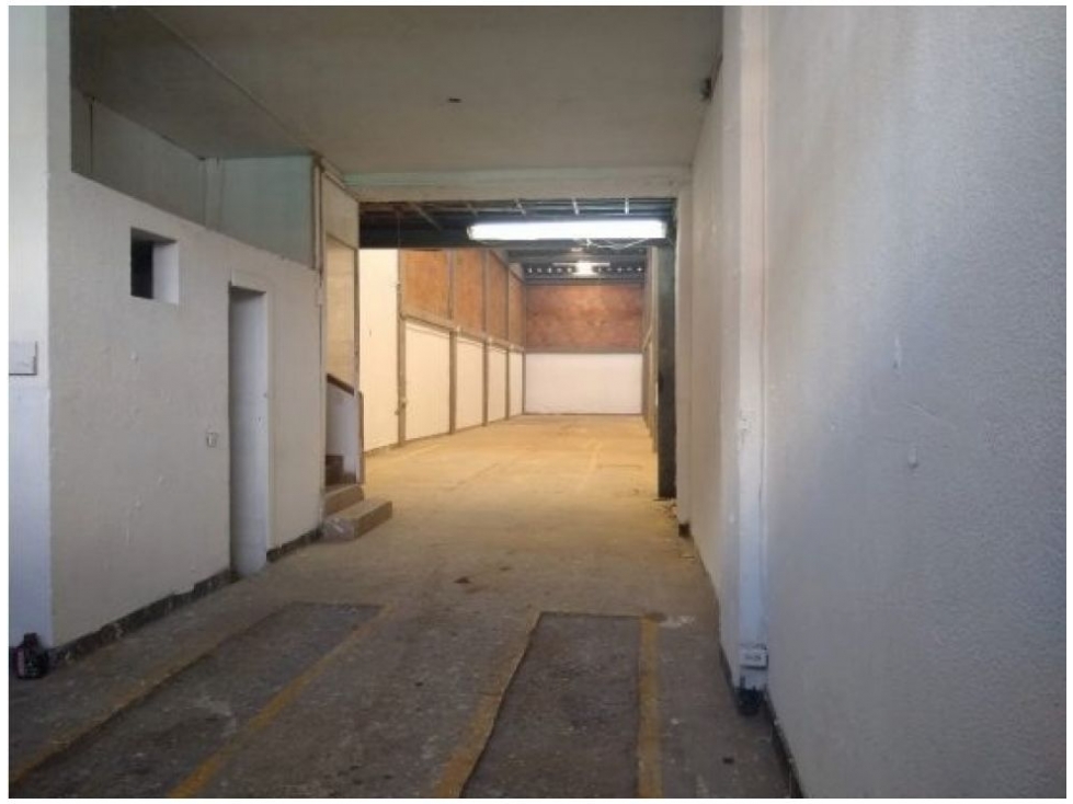 VENTA BODEGA FERIAS 298 M2