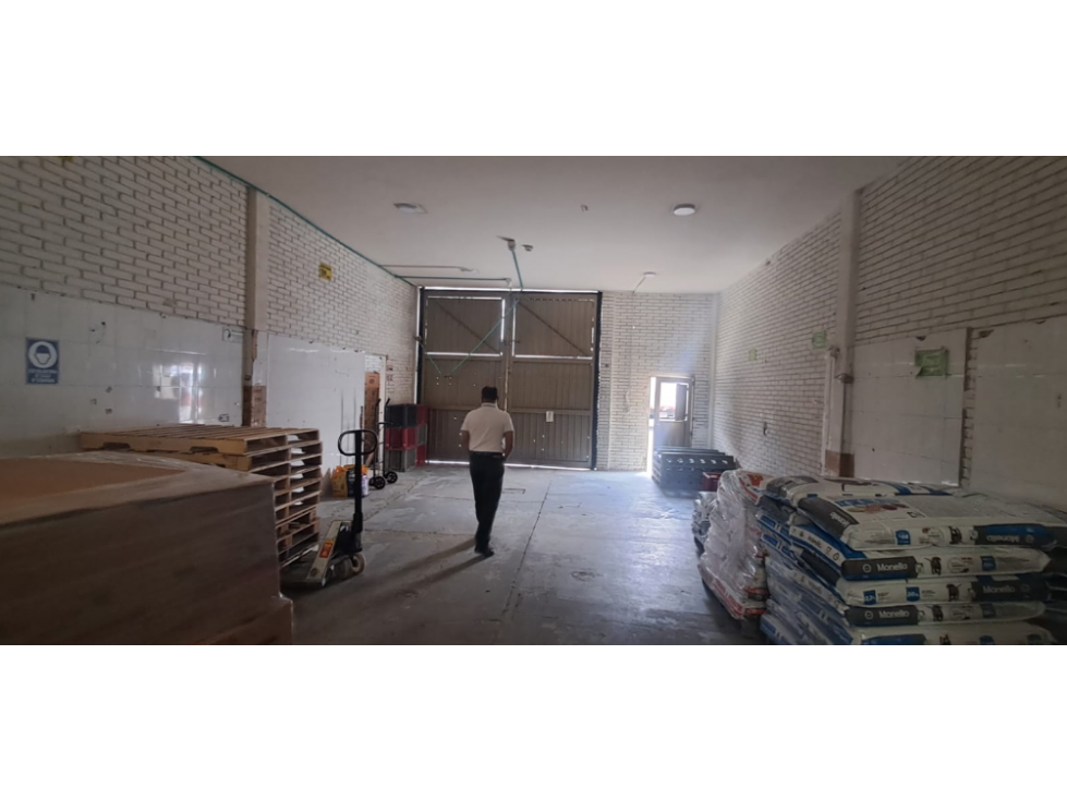 ARRIENDO BODEGA PARQUE INDUSTRIAL ALAMOS 480 M2
