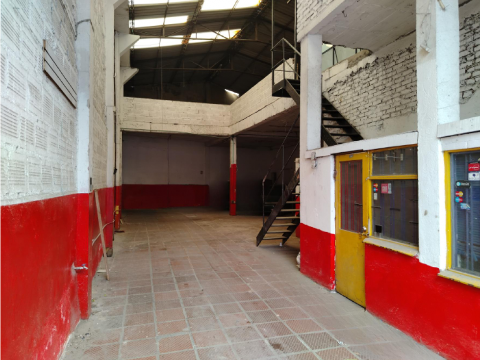 ARRIENDO BODEGA RESTREPO 294 M2 104 KVA