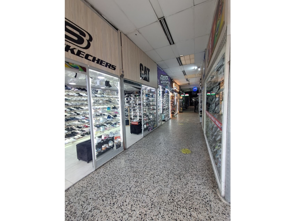 ARRIENDO BODEGA RICAURTE 878 M2