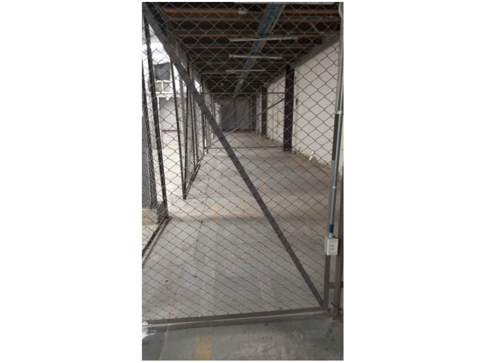 VENTA BODEGA LAS FERIAS 540 M2