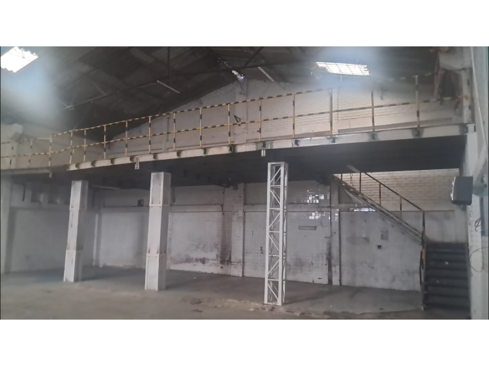 VENTA BODEGA CORFERIAS 475 M2 15 KVA