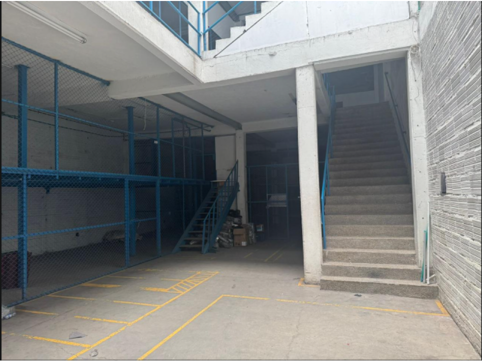 VENTA Y/O ARRIENDO BODEGA FERIAS 1.000 M2 20 KVA