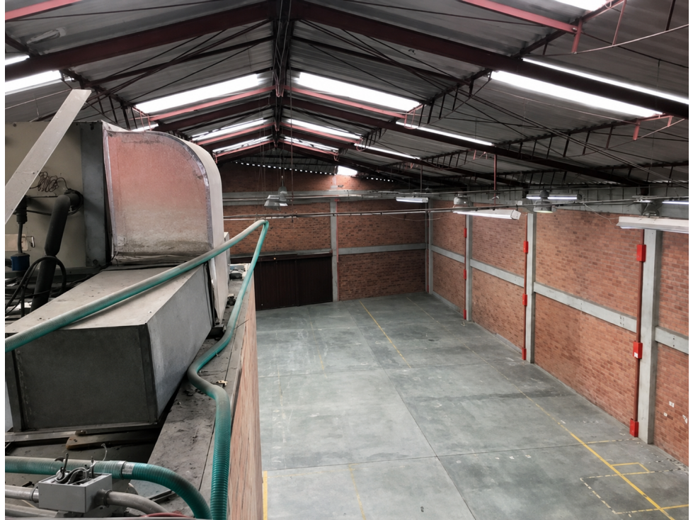 ARRIENDO BODEGA PARQUE INDUSTRIAL 780 M2 225 KVA — foto 2