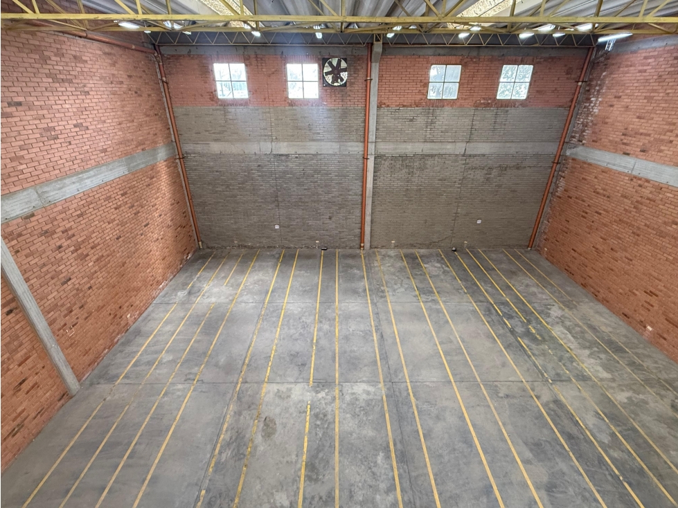 VENTA BODEGA PARQUE INDUSTRIAL FOTIBON 385 M2 - 1