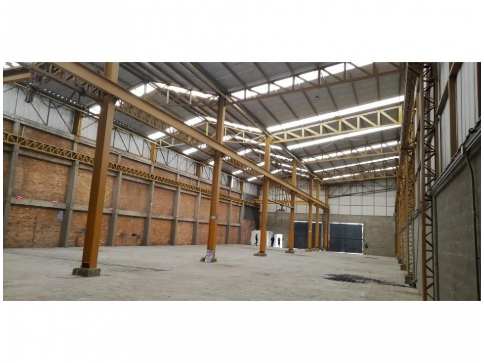 ARRIENDO BODEGA FONTIBON 1.309 M2 75 KVA