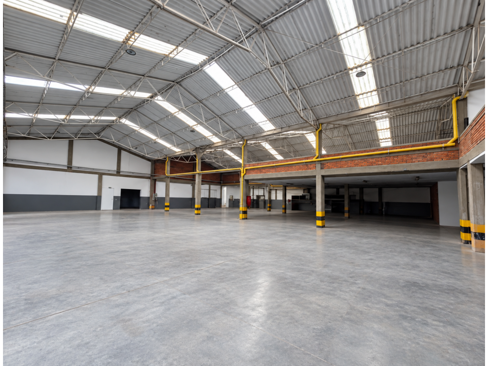 ARRIENDO BODEGA LA SEVILLANA 3.351 M2 300 KVA - 1