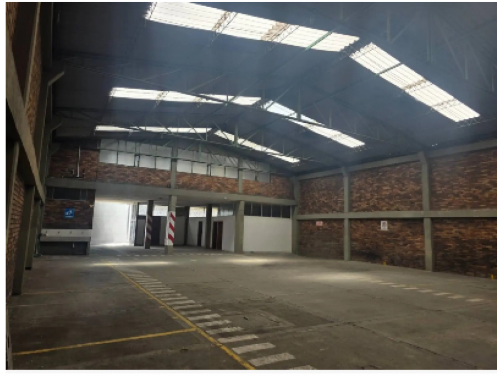 VENTA BODEGA PUENTE ARANDA 865 M2 10 KVA - 1