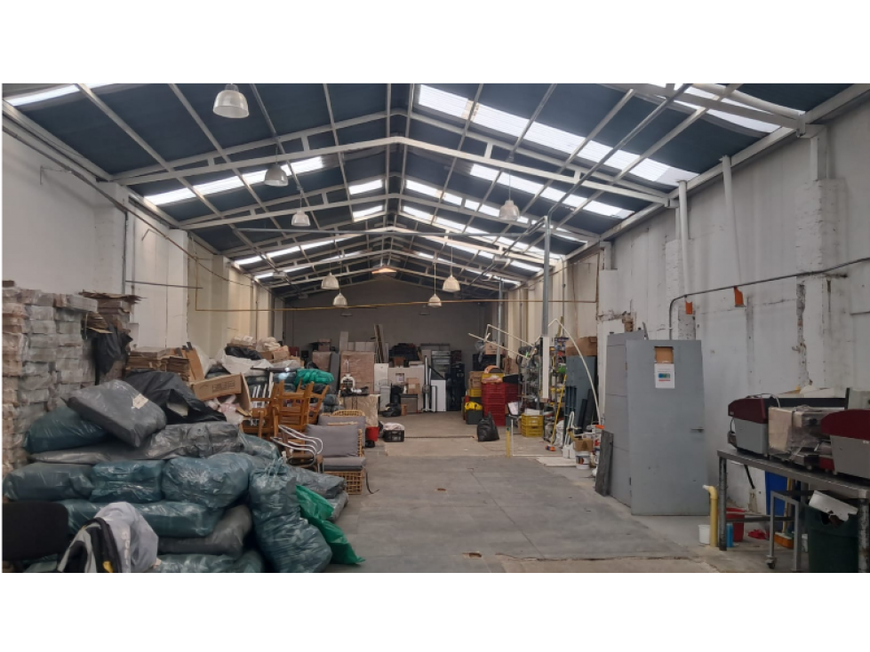VENTA Y/O ARRIENDO BODEGA POLO CLUB 290 M2 50 KVA