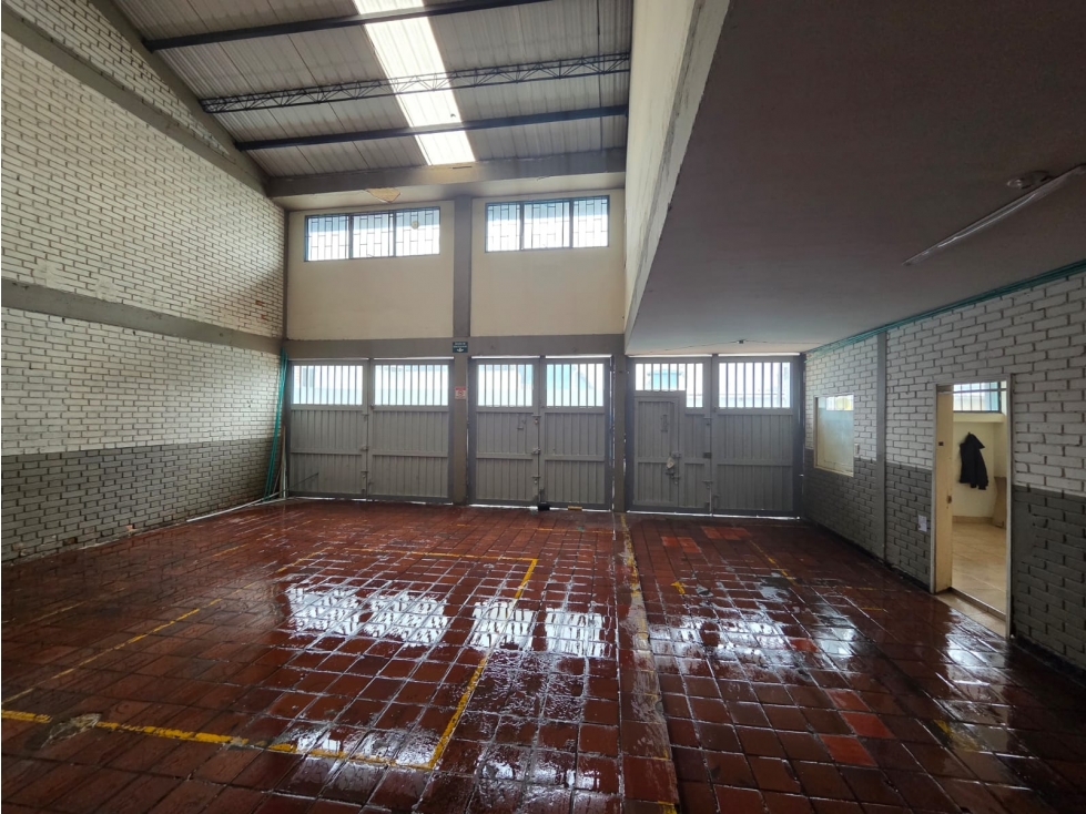 ARRIENDO BODEGA PUENTE ARANDA 1.500 M2 - 6