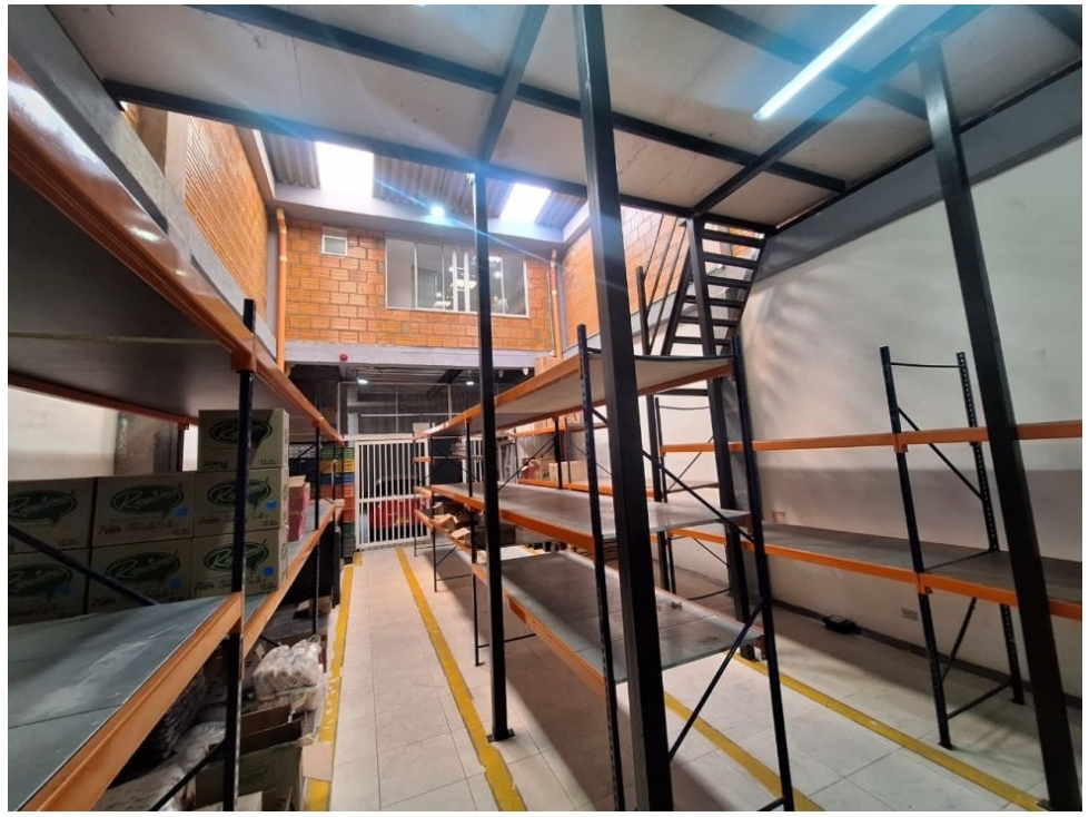 VENTA BODEGA ENGATIVA 328 M2 — foto 3
