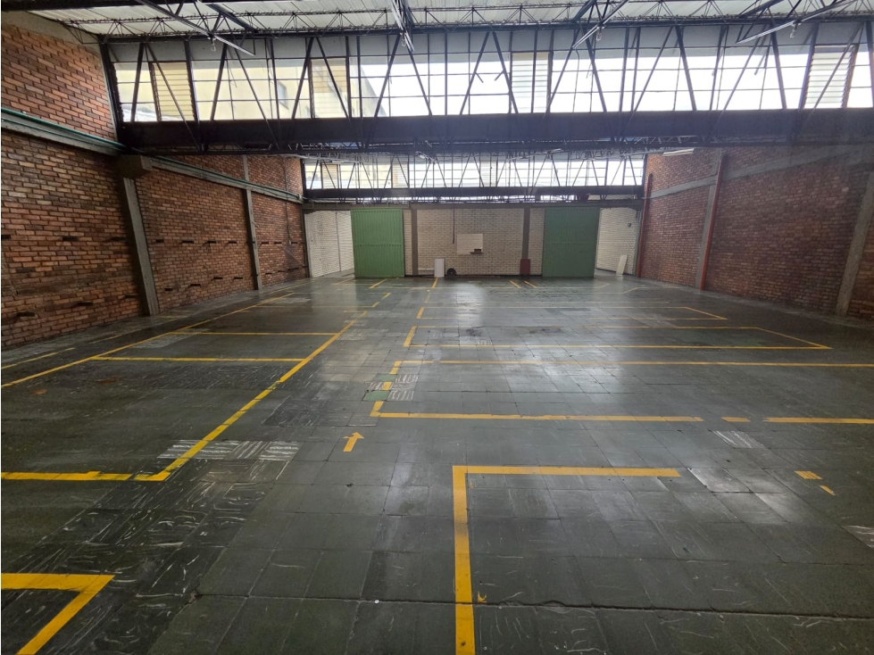 ARRIENDO BODEGA PUENTE ARANDA 1.500 M2 - 5