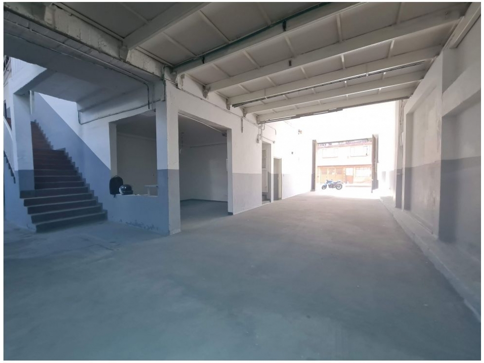 VENTA Y/O ARRIENDO BODEGA LA GRANJA 1.800 M2