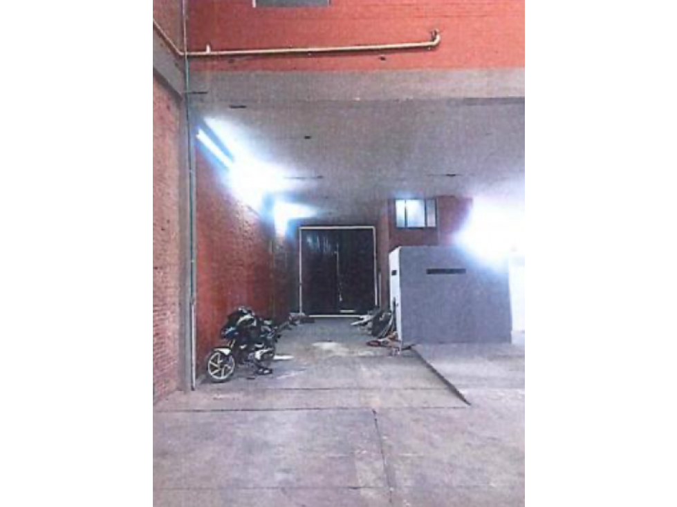 ARRIENDO BODEGA MONTEVIDEO 1.200 M2 - 3