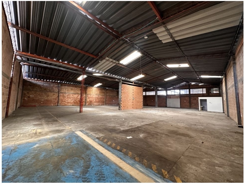 ARRIENDO BODEGA LA FRAGUITA? 1.580 M2 54 KVA — foto 2