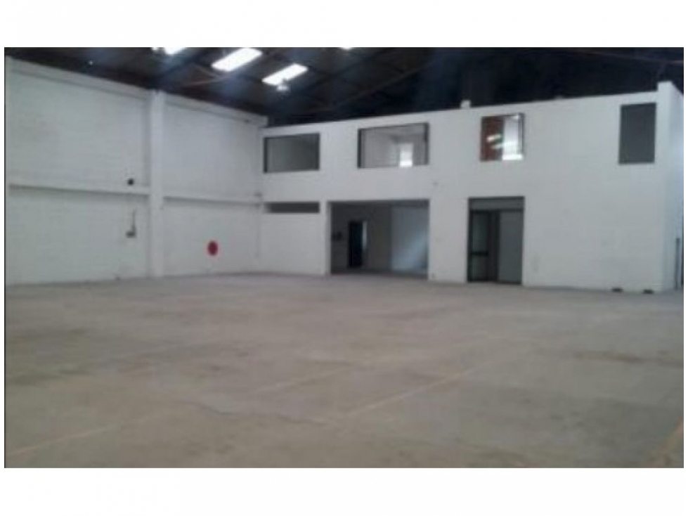 VENTA BODEGA LAS FERIAS 657 M2 36 KVA
