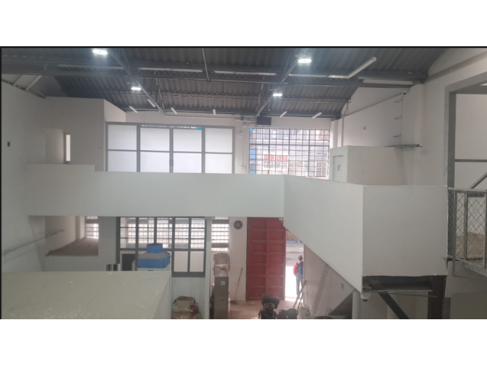 ARRIENDO BODEGA MARTIRES 320 M2 27 KVA — foto 2