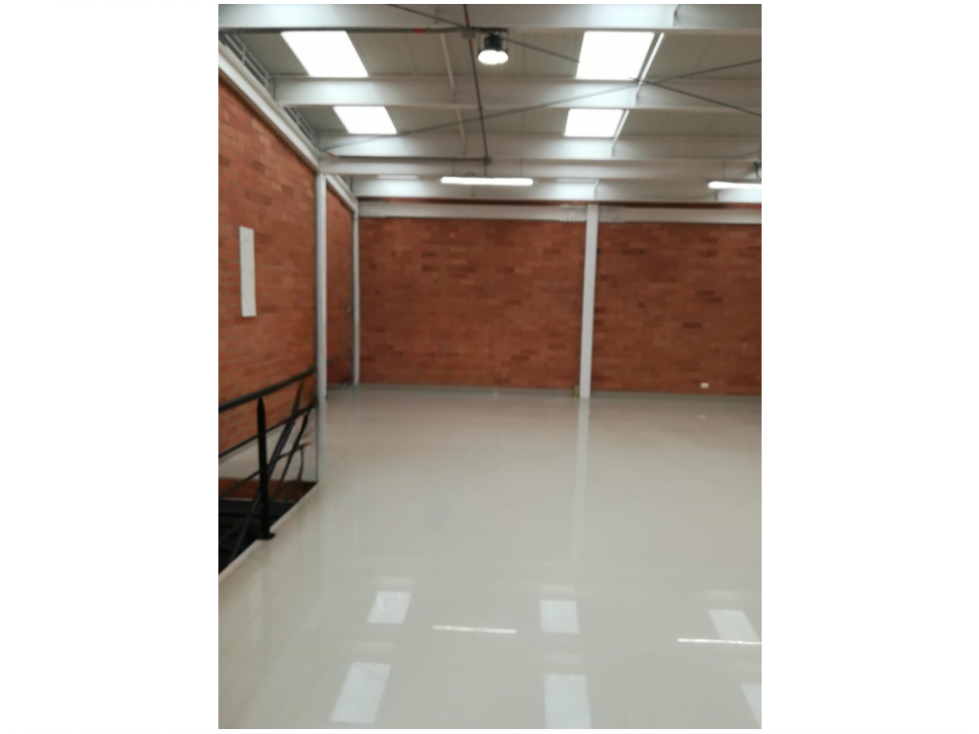 VENTA BODEGA PARQUE INDUSTRIAL 139 M2 - 2