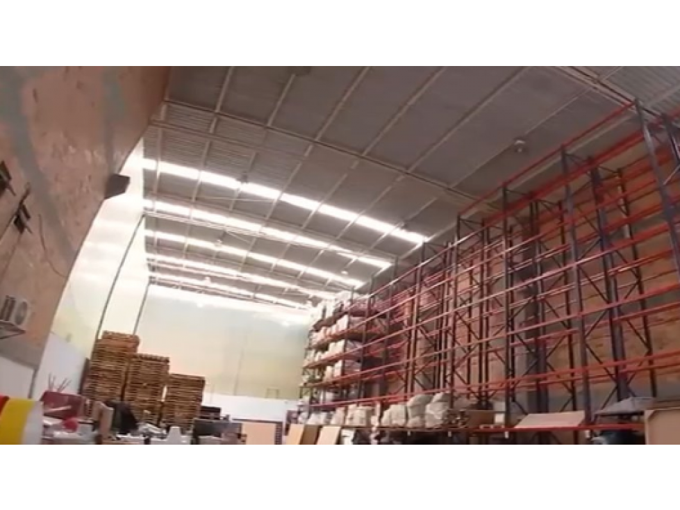 VENTA Y/O ARRIENDO BODEGA ZONA FRANCA 2.200 M2 75 KVA - 1