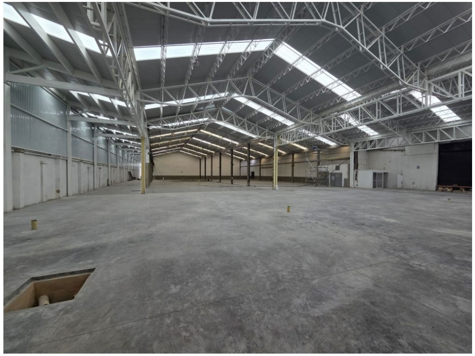 ARRIENDO BODEGA LA SEVILLANA 3.351 M2 300 KVA - 2