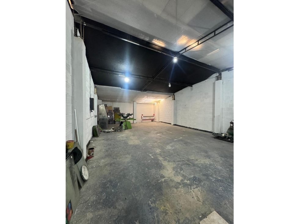 VENTA BODEGA PUENTE ARANDA 210 M2