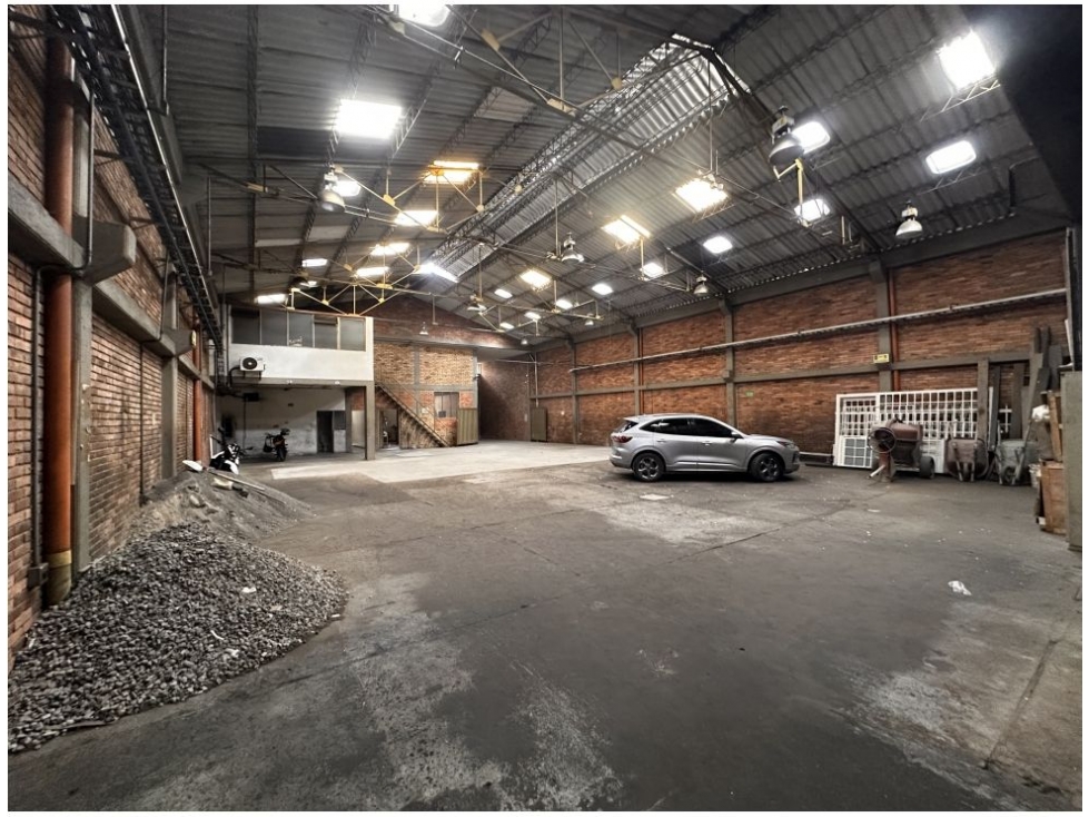 ARRIENDO BODEGA PUENTE ARANDA 1.000 M2 100 KVA - 5