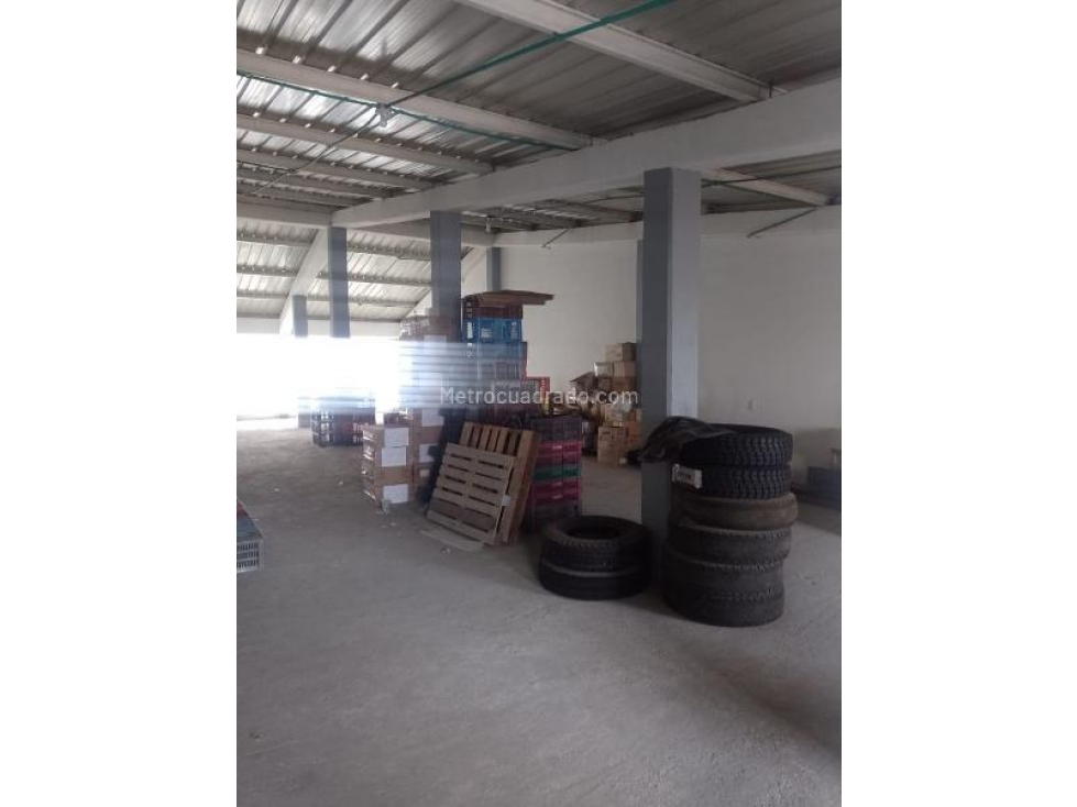 VENTA BODEGA FUNZA 746 M2 - 4