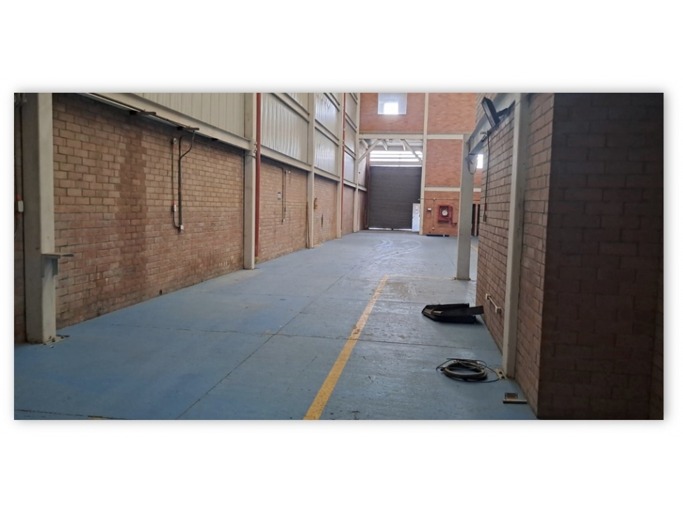 VENTA Y/O ARRIENDO BODEGA ZONA FRANCA 702 M2 45 KVA - 3