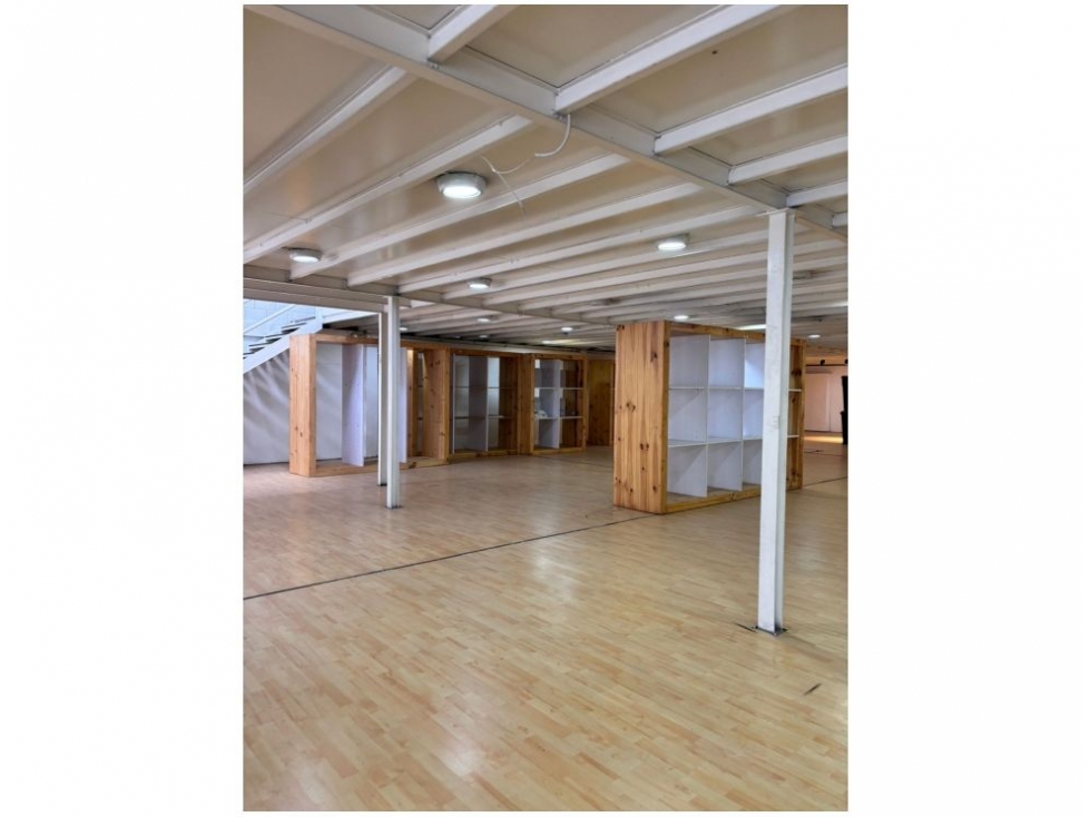 ARRIENDO BODEGA BARRIOS UNIDOS 850 M2 — foto 2