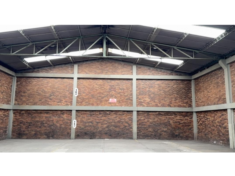 VENTA BODEGA PUENTE ARANDA 864 M2 220 KVA