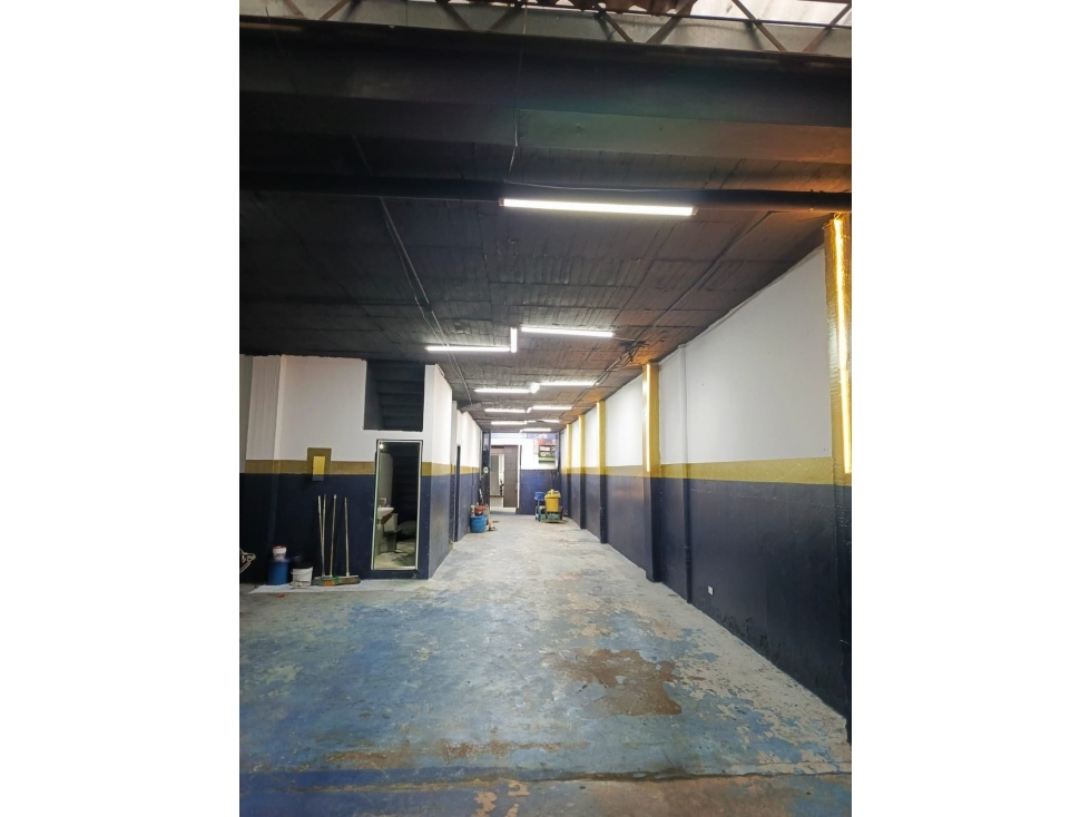 VENTA BODEGA SIETE DE AGOSTO 220 M2 — foto 3