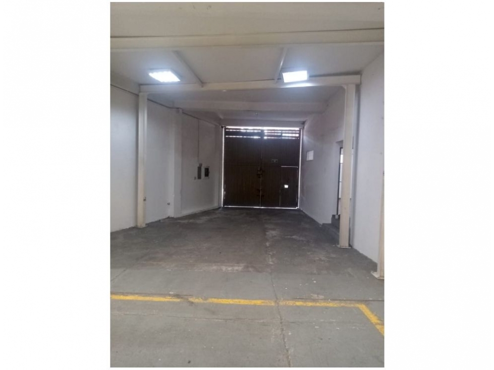 VENTA BODEGA RIO NEGRO 750 M2 — foto 3