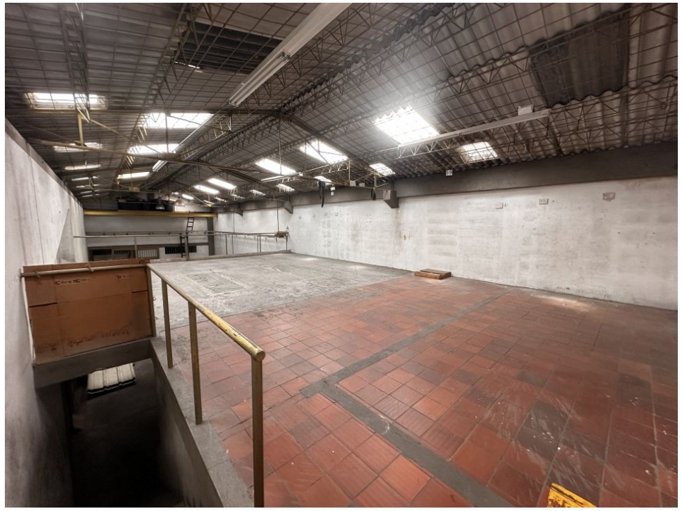 ARRIENDO BODEGA PUENTE ARANDA 300 M2 35 KVA - 3