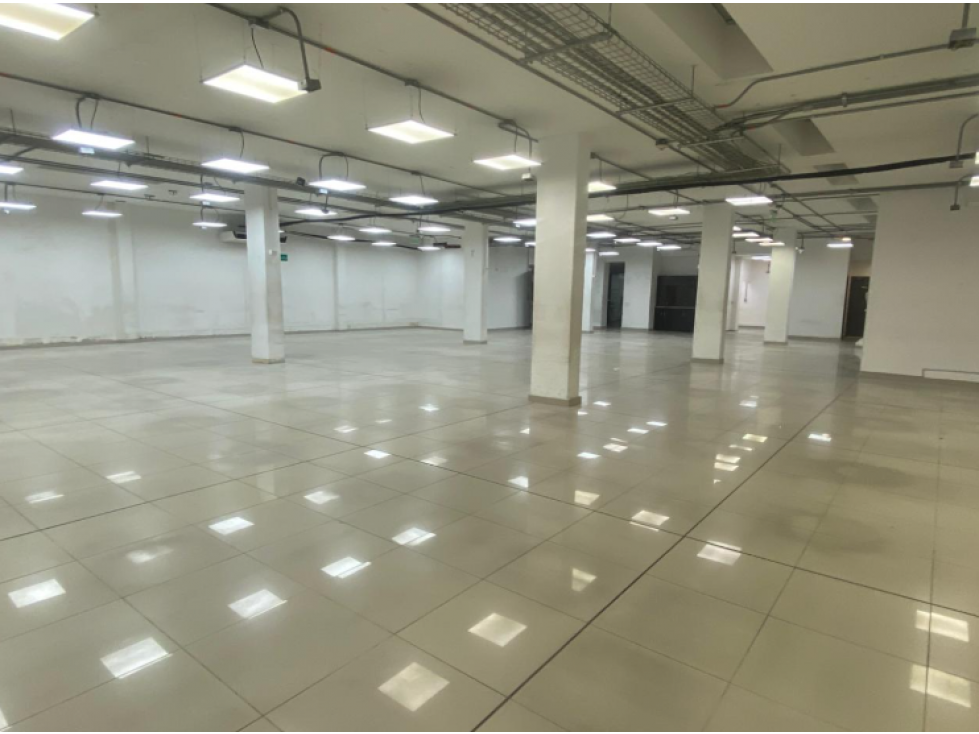 ARRIENDO BODEGA TOBERIN 1600 M2 150 KVA — foto 3