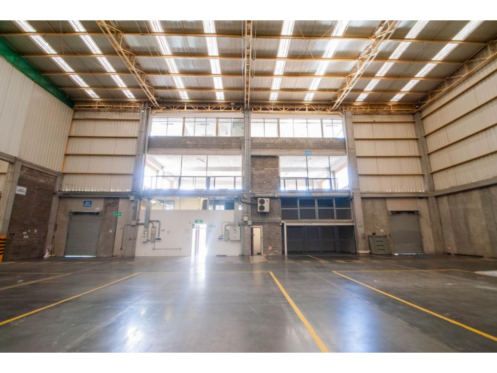 ARRIENDO BODEGA PARQUE INDUSTRIAL SIBERIA 886 M2 - 1