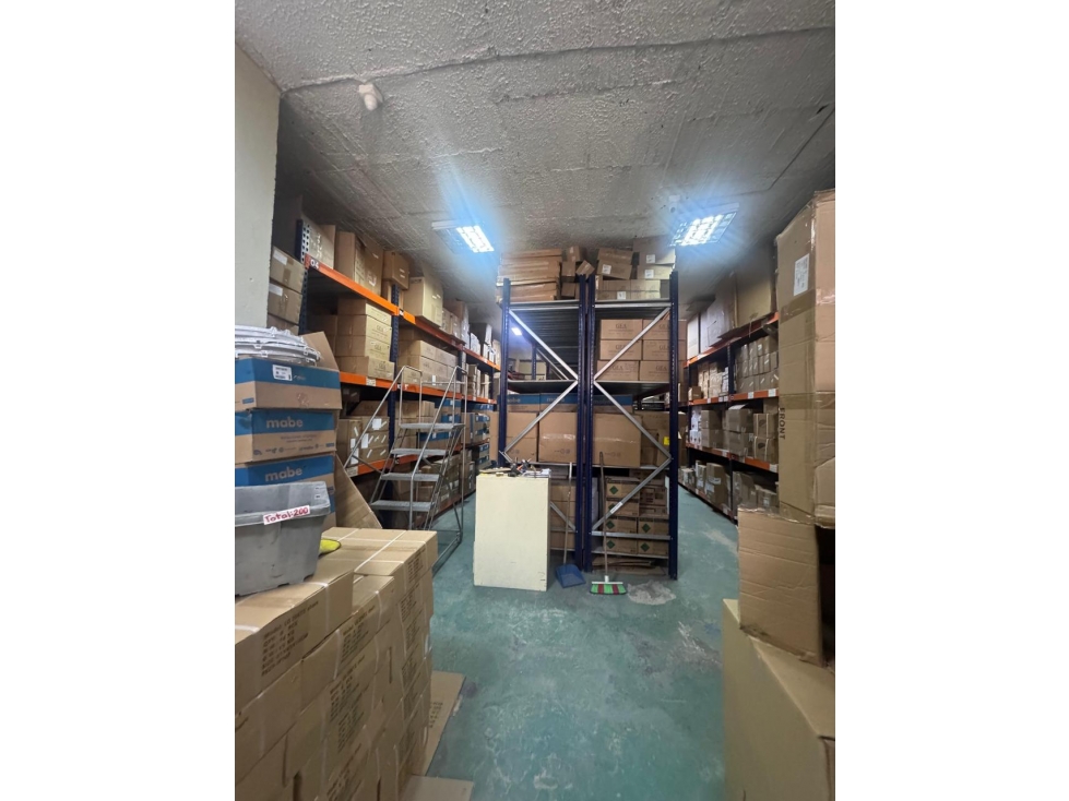 VENTA BODEGA PUENTE ARANDA 210 M2 — foto 2