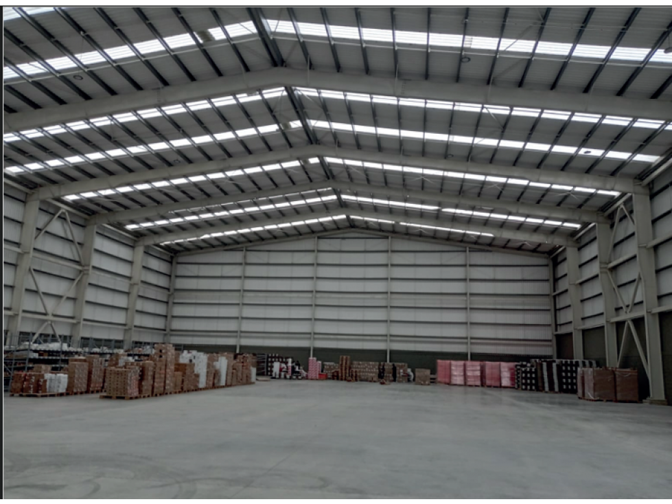 ARRIENDO BODEGA PARQUE INDUSTRIAL SIBERIA 6.050 M2 - 1