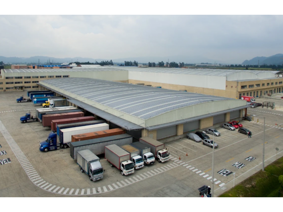ARRIENDO BODEGA PARQUE INDUSTRIAL SIBERIA 6.111 M2 90 KVA - 3