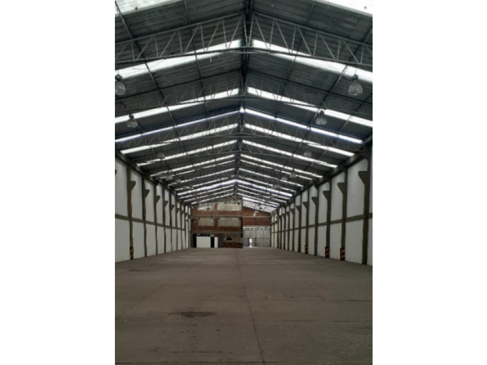 ARRIENDO BODEGA ALQUERIA 2.812 M2 — foto 4