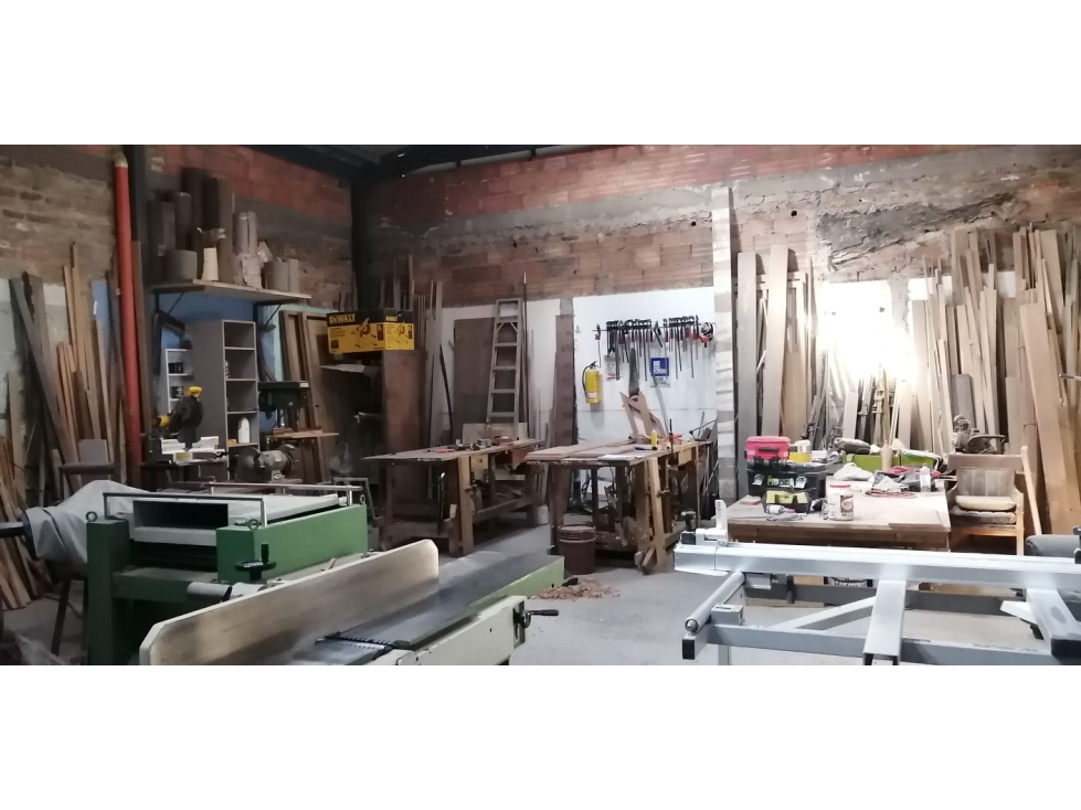 VENTA BODEGA ENGATIVA 200 M2
