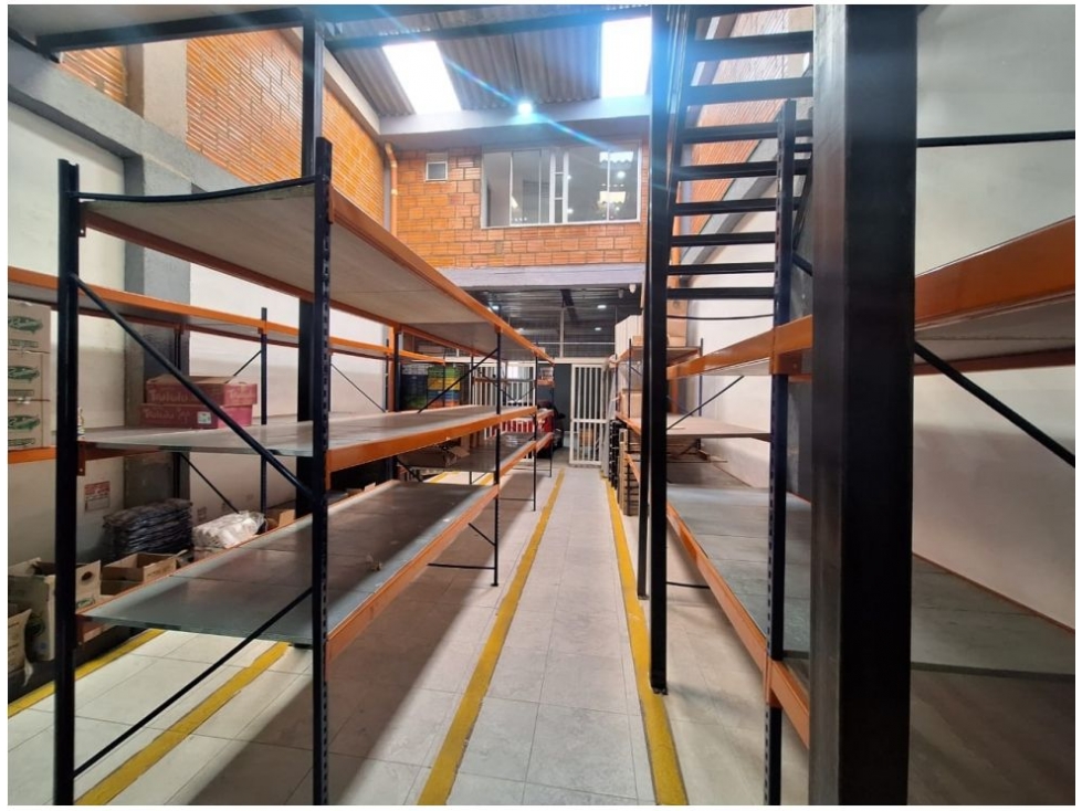 VENTA BODEGA ENGATIVA 328 M2 — foto 2