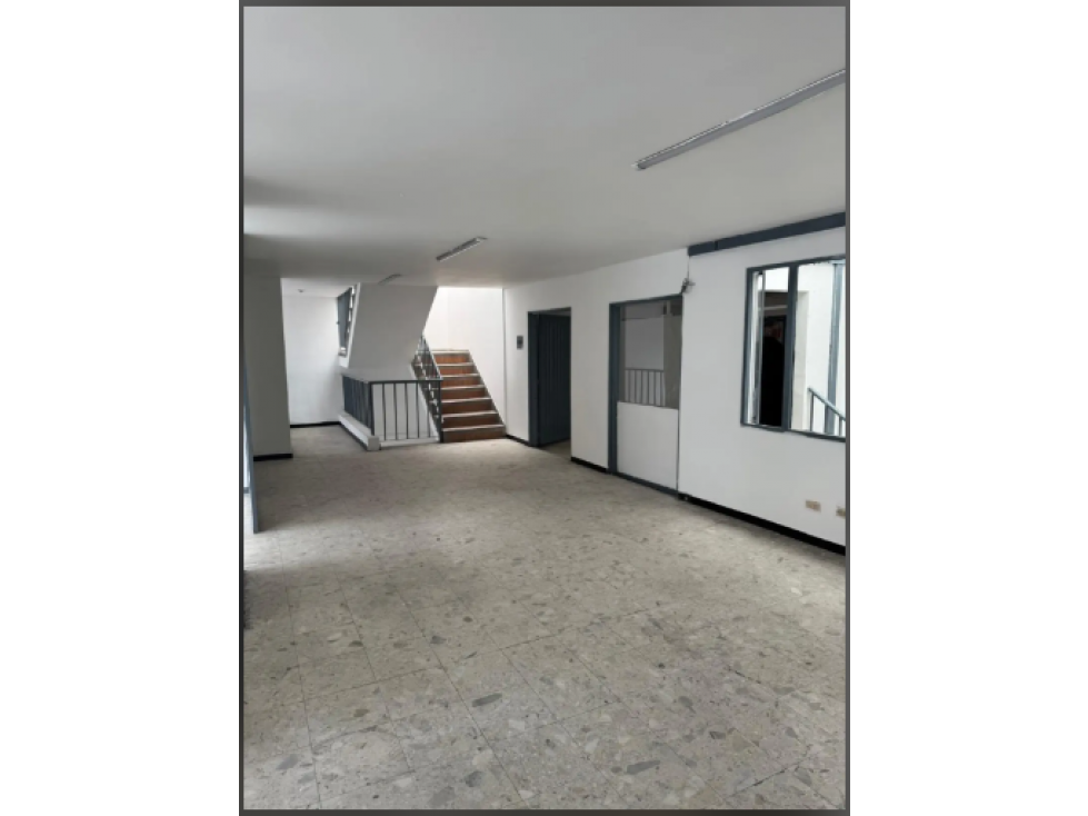 ARRIENDO BODEGA CHAPINERO 630 M2 — foto 4